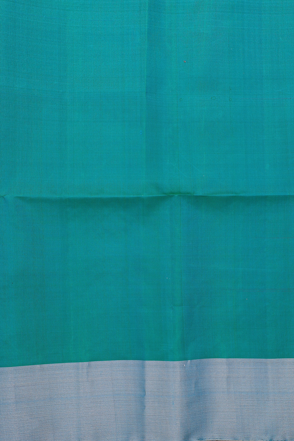 Soft Silk Saree In Dual Tone With Zari Motifs