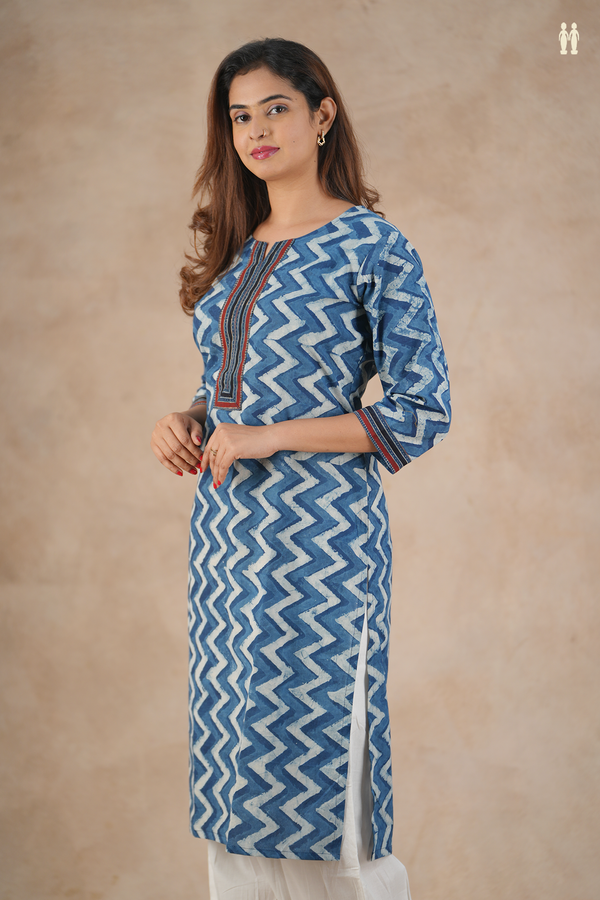 Split Neck Chevron Design White And Blue Cotton Long Kurta
