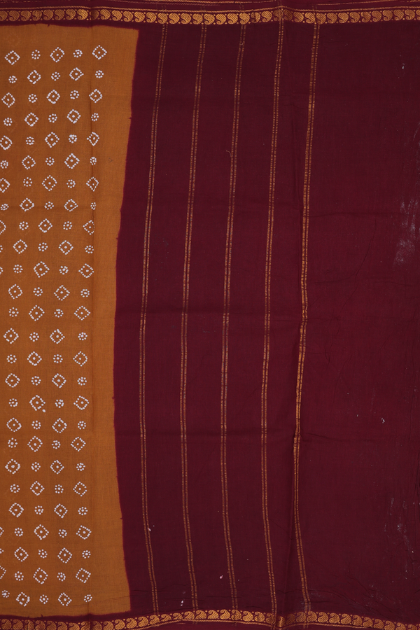 Sungudi Cotton Saree In Brown With Diamond Buttas