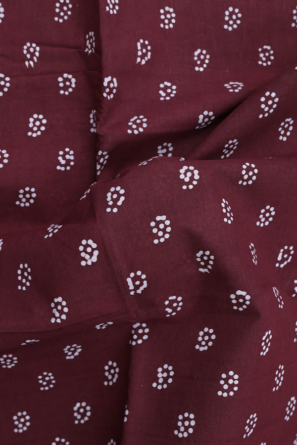 Sungudi Cotton Saree In Brown With Printed Buttas