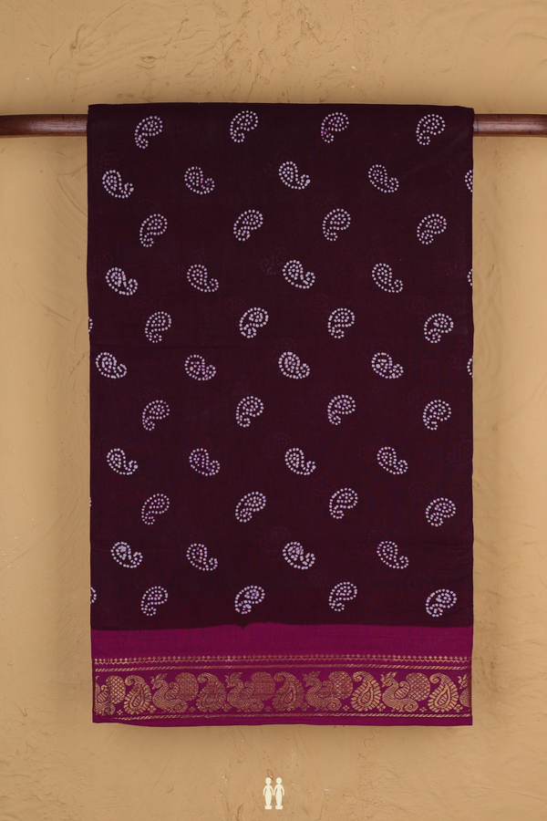 Sungudi Cotton Saree In Dark Brown With Paisley Design