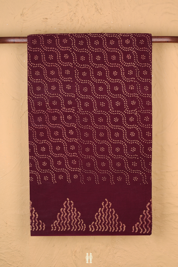 Sungudi Cotton Saree In Dark Maroon With Printed Design