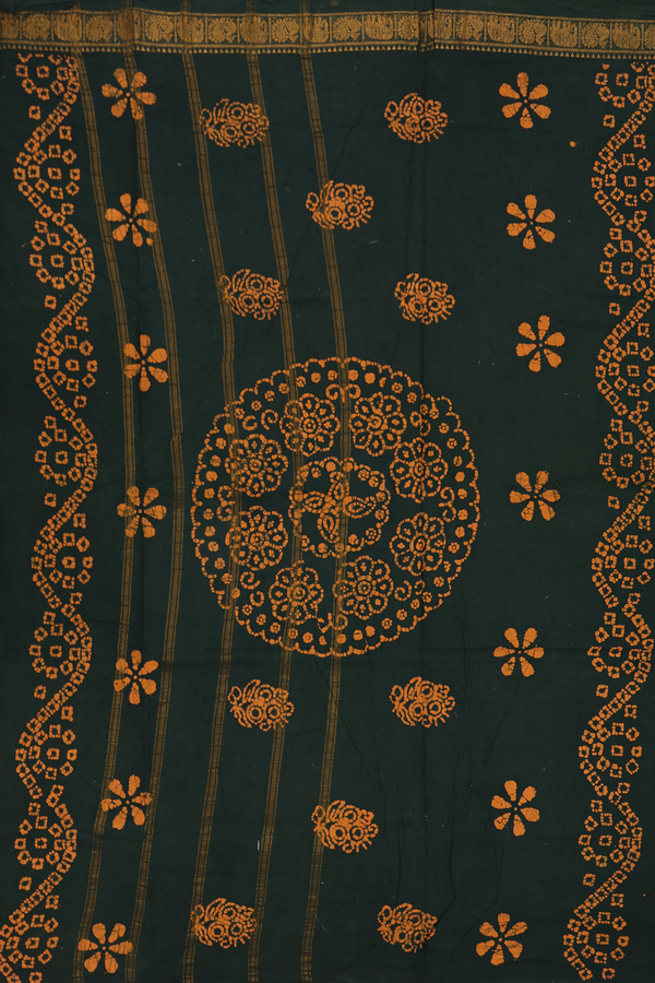 Sungudi Cotton Saree In Deep Forest Green Printed Buttas