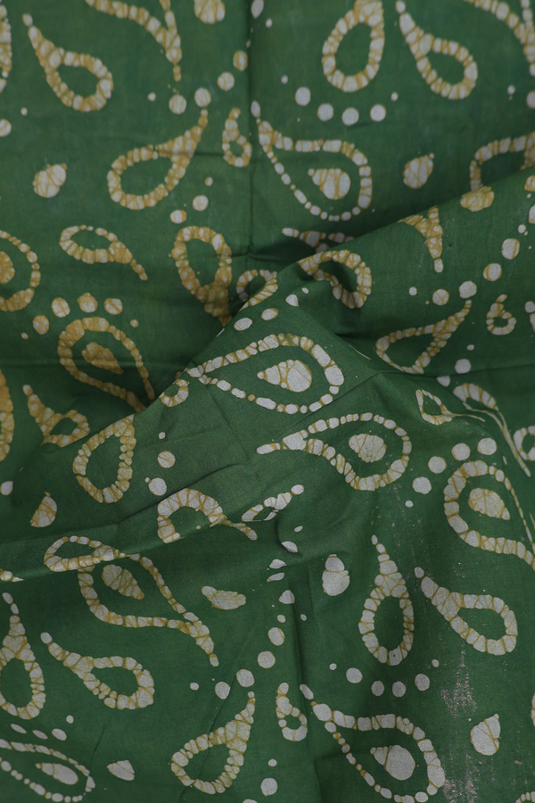 Sungudi Cotton Saree In Fern Green With Printed Design