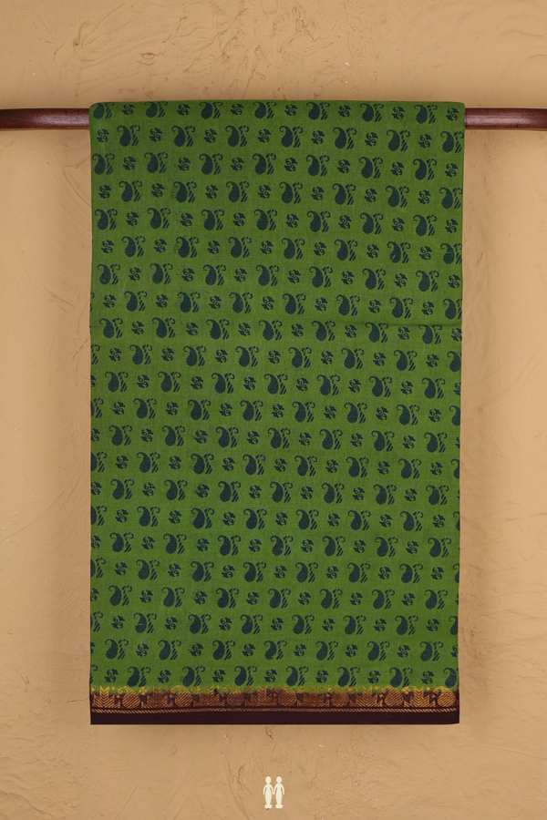 Sungudi Cotton Saree In Leaf Green With Paisley Design