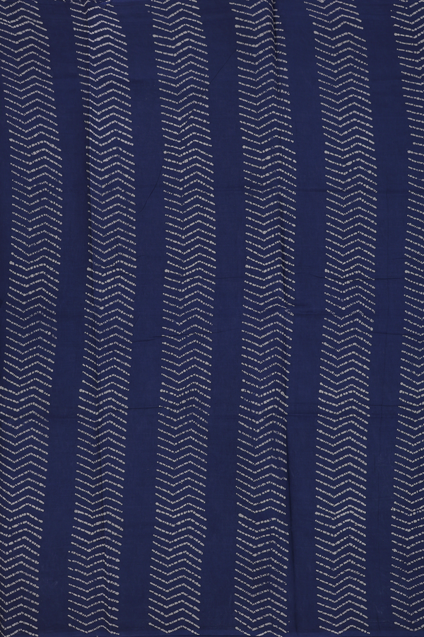 Sungudi Cotton Saree In Oxford Blue With Diamond Design