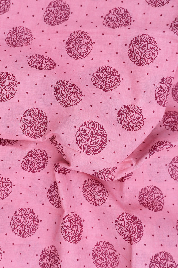 Sungudi Cotton Saree In Pink With Printed Buttas