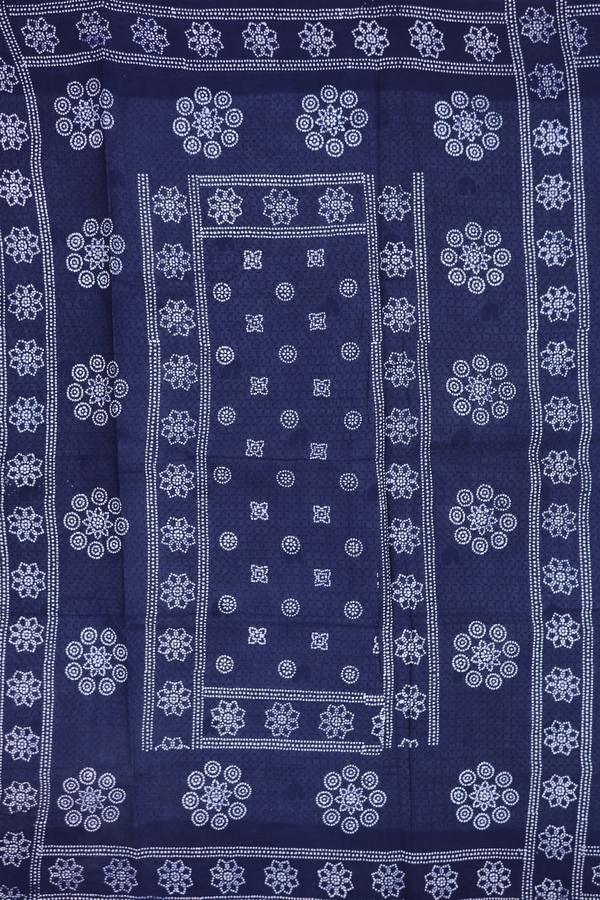 Sungudi Cotton Saree In White With Printed Design