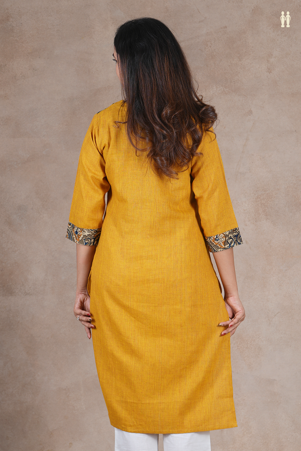 Sweet-Heart Neck Plain Yellow Cotton Long Kurta