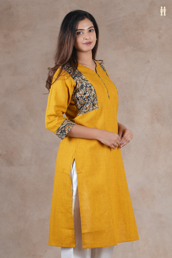 Sweet-Heart Neck Plain Yellow Cotton Long Kurta