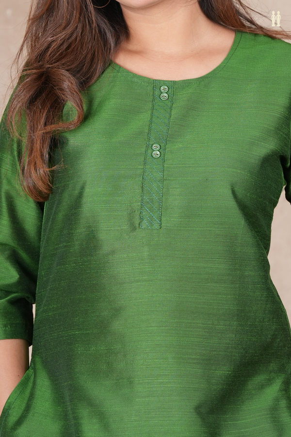 Round Neck Plain Emerald Green Raw Silk Short Top
