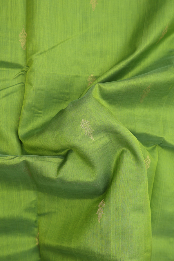Traditional Silk Cotton Saree In Fern Green With Zari Buttas