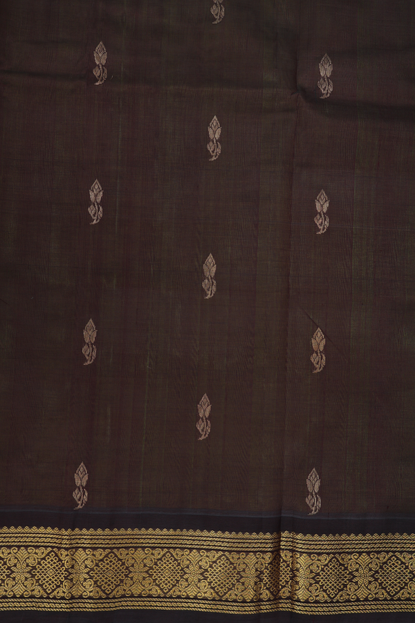 Traditional Silk Cotton Saree In Green With Zari Buttas