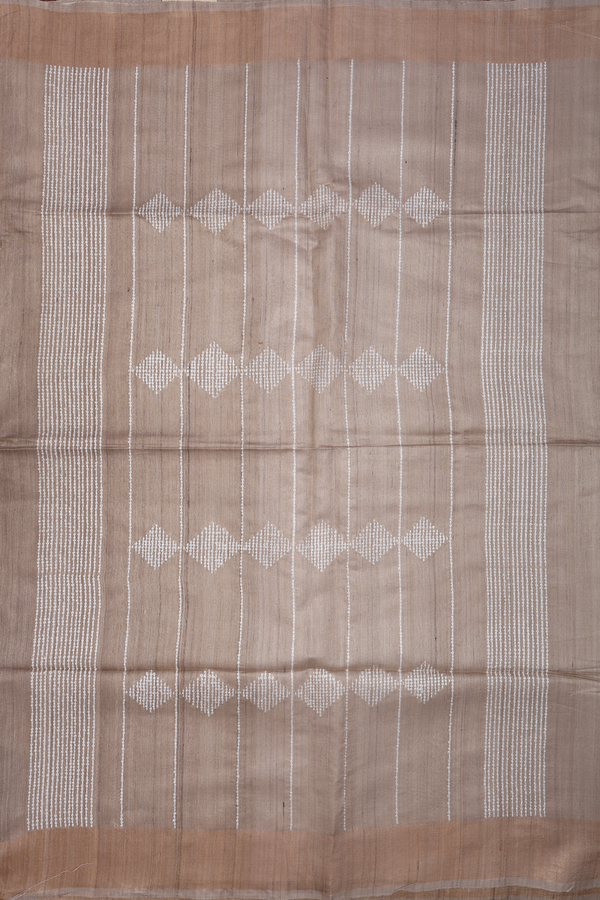 Tussar Silk Saree In Beige With Diamond Buttas