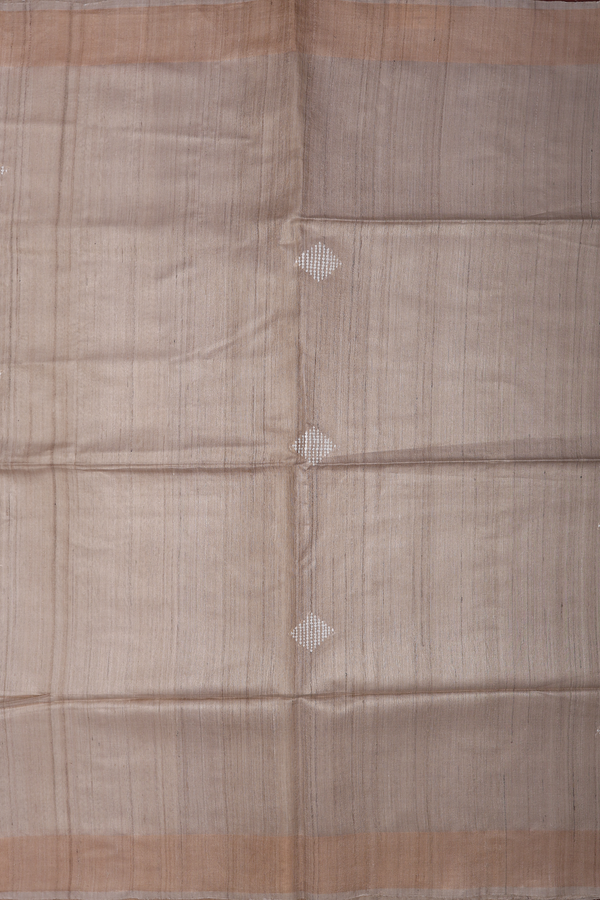 Tussar Silk Saree In Beige With Diamond Buttas