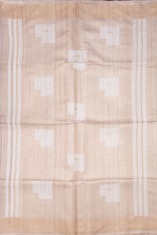 Tussar Silk Saree In Beige With Threadwork Buttas
