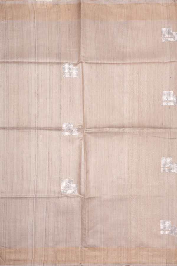 Tussar Silk Saree In Beige With Threadwork Buttas
