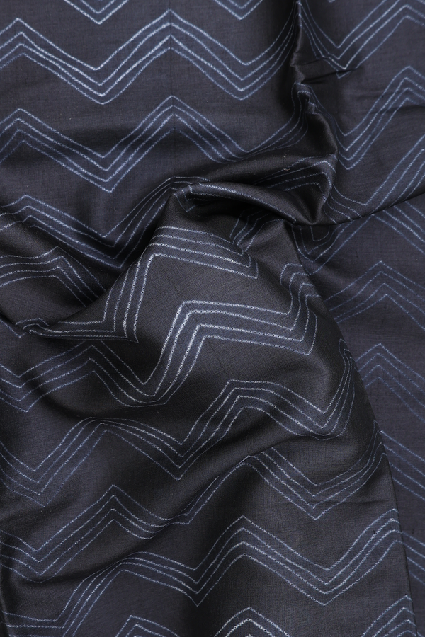Tussar Silk Saree In Black With Shibori Design
