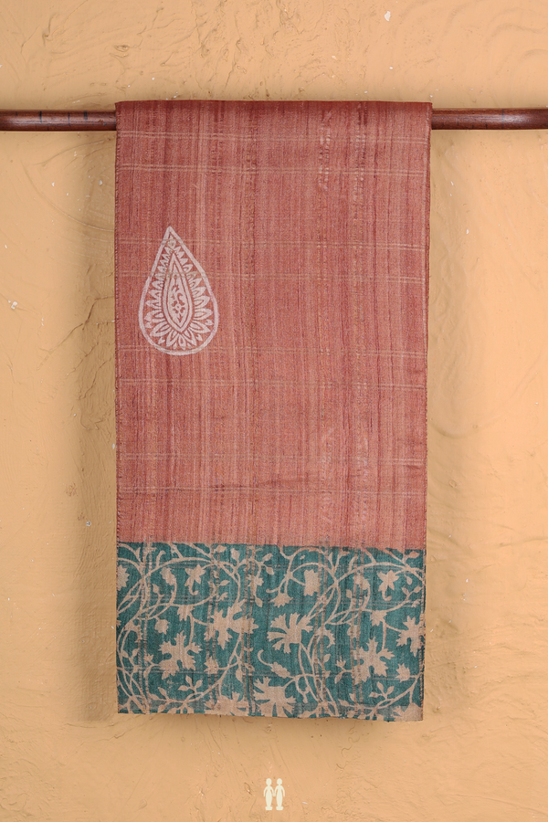 Tussar Silk Saree In Brick Brown With Thilagam Buttas