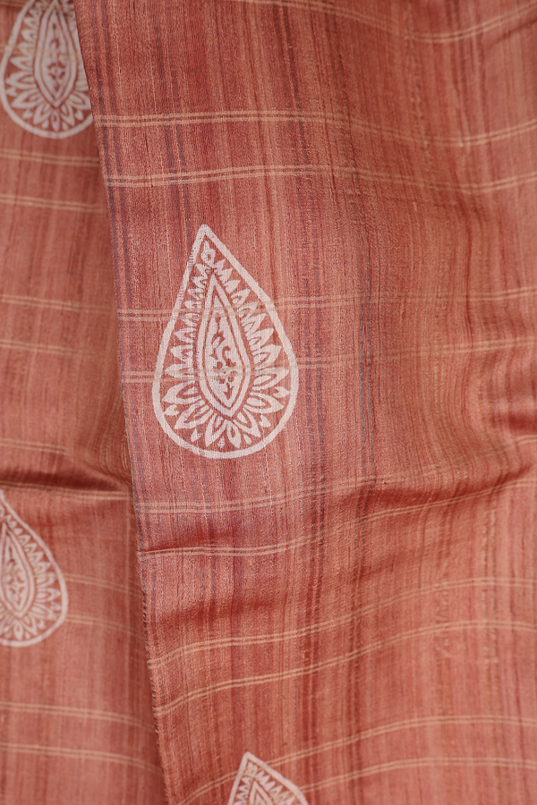 Tussar Silk Saree In Brick Brown With Thilagam Buttas