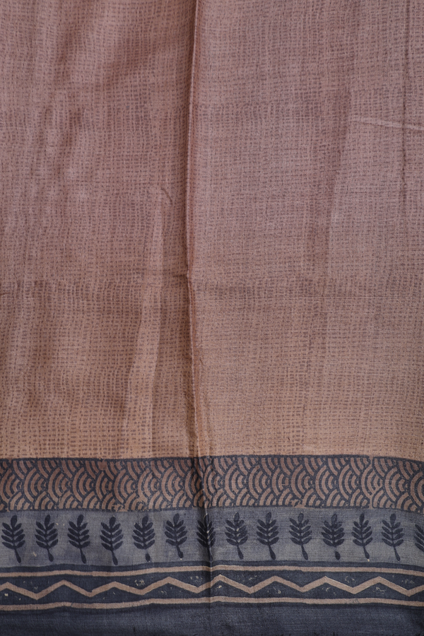 Tussar Silk Saree In Cocoa Brown With Printed Design