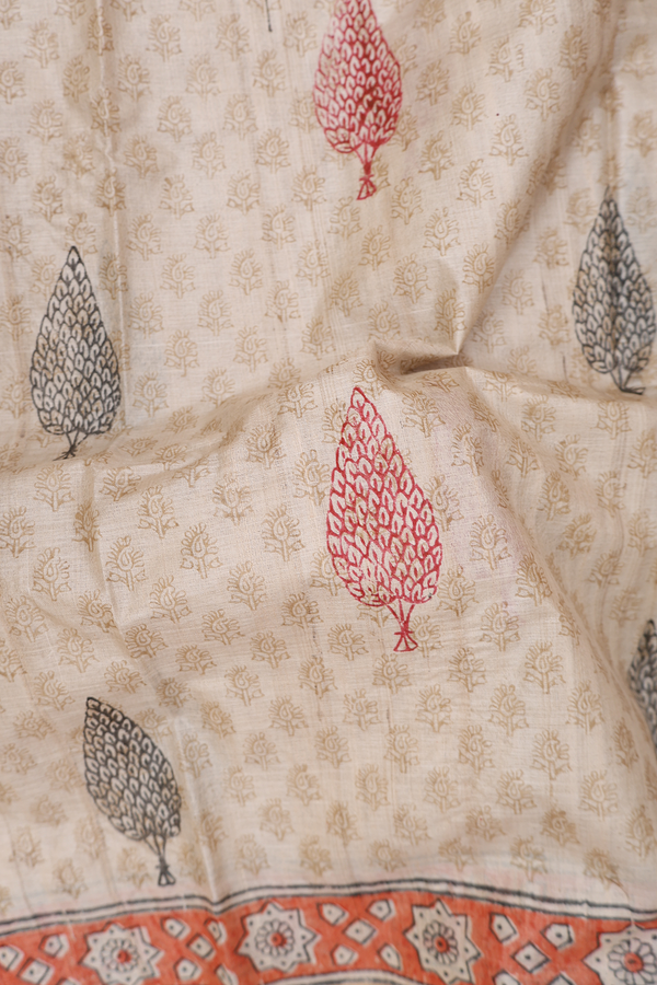 Tussar Silk Saree In Cream Color With Allover Buttas