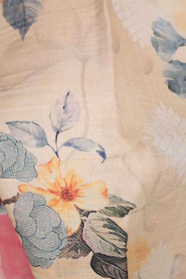 Tussar Silk Saree In Cream Color With Floral Design