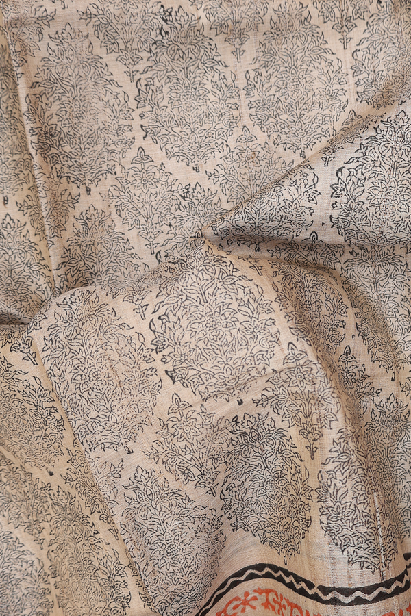 Tussar Silk Saree In Cream Color With Printed Design