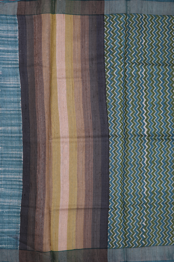 Tussar Silk Saree In Green And Cream With Chevron Design