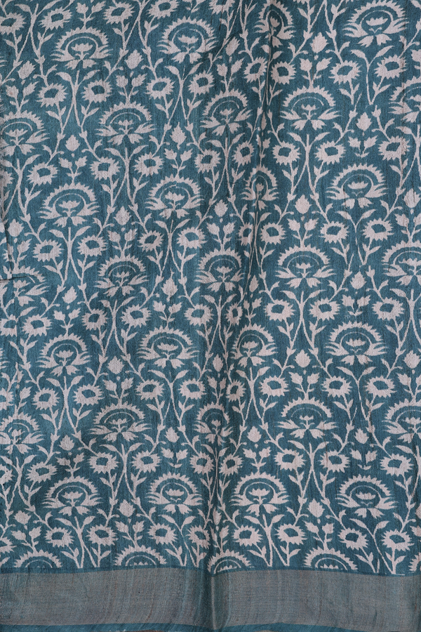 Tussar Silk Saree In Green And Cream With Chevron Design