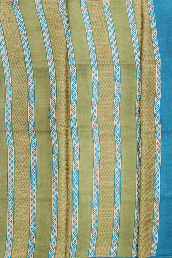 Tussar Silk Saree In Green With Floral Design