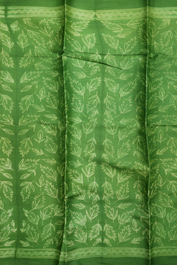 Tussar Silk Saree In Green With Shibori Design