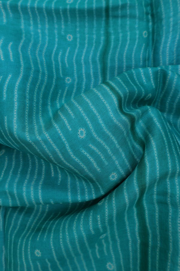 Tussar Silk Saree In Green With Shibori Design