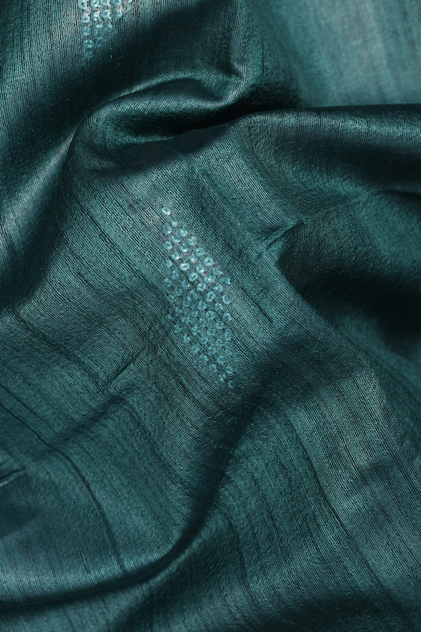 Tussar Silk Saree In Green With Threadwork Buttas