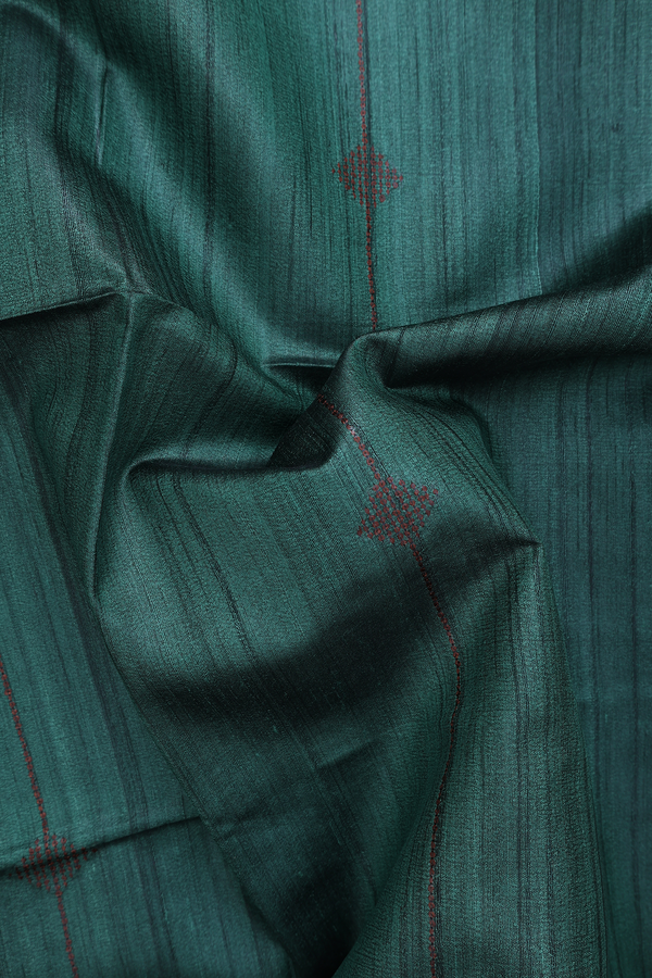 Tussar Silk Saree In Green With Threadwork Design