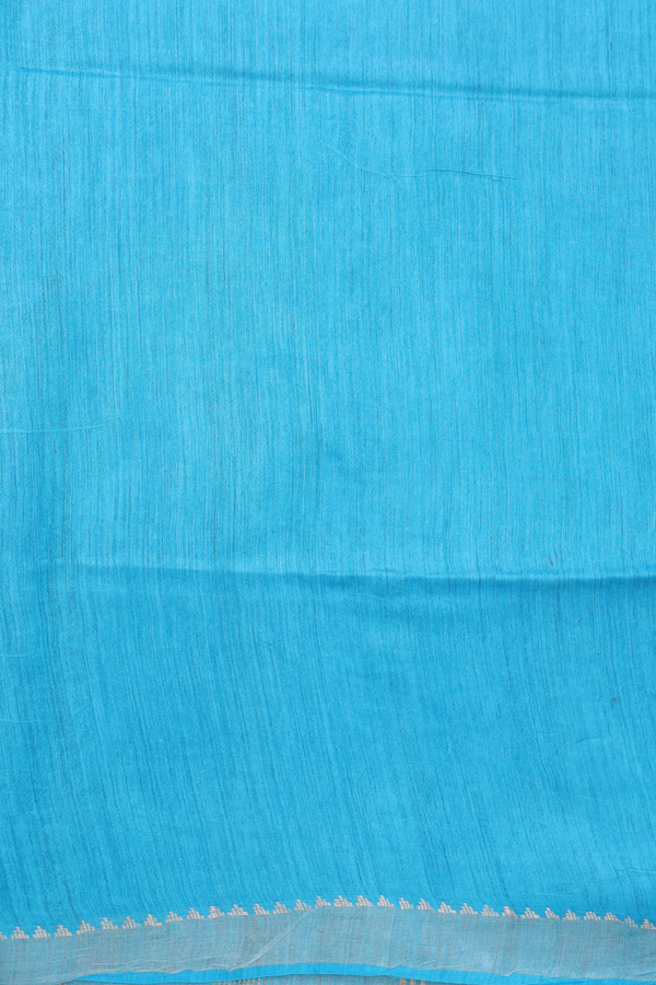Tussar Silk Saree In Green With Zari Buttas