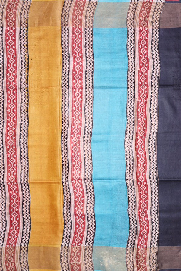 Tussar Silk Saree In Pink With With Circle Design