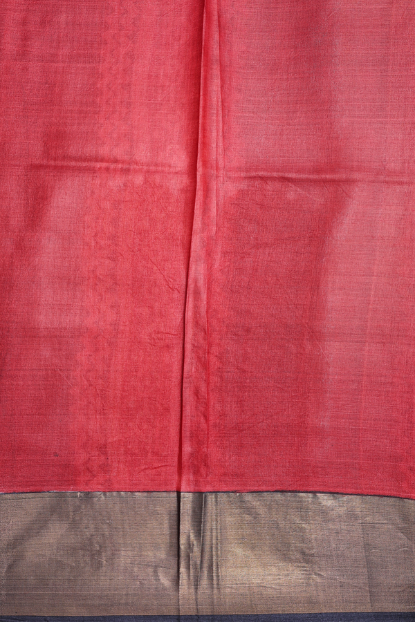 Tussar Silk Saree In Pink With With Circle Design