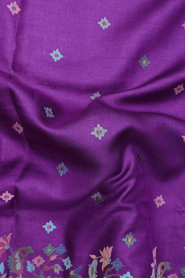 Tussar Silk Saree In Purple With Threadwork Buttas