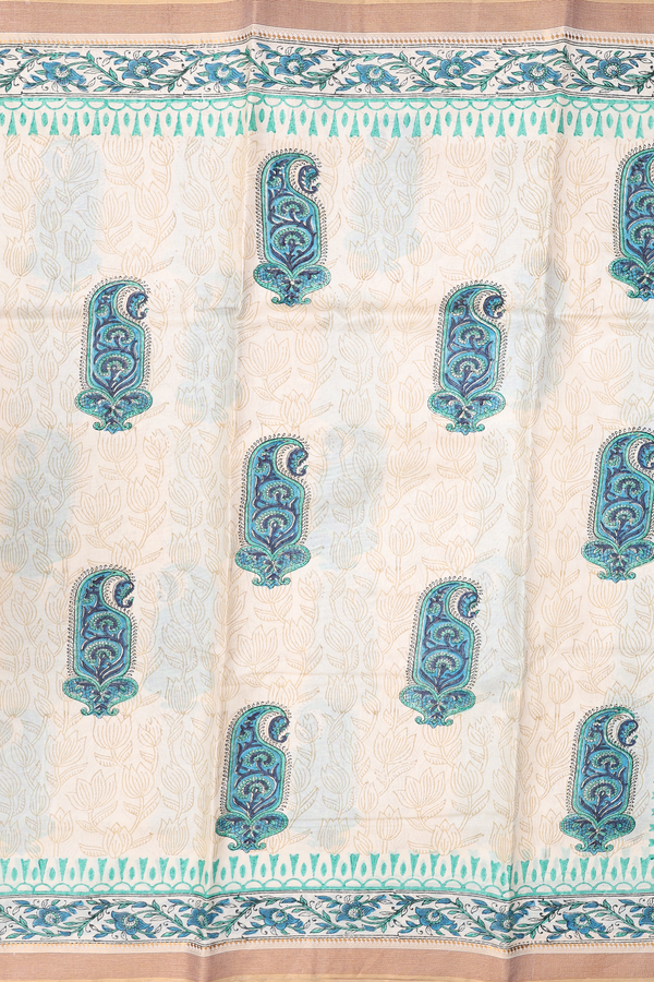 Tussar Silk Saree In White With Paisley Motifs