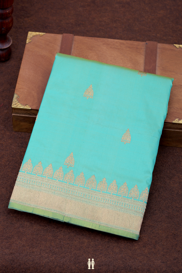 Banarasi Silk Saree In Dual Tone With Zari Buttas