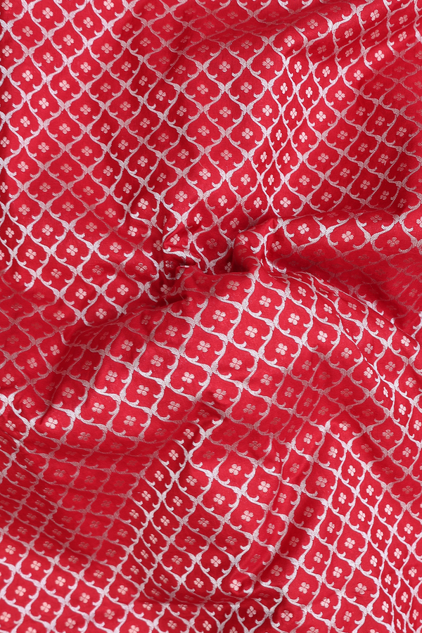 Banarasi Silk Saree In Scarlet Red With Ogee Design