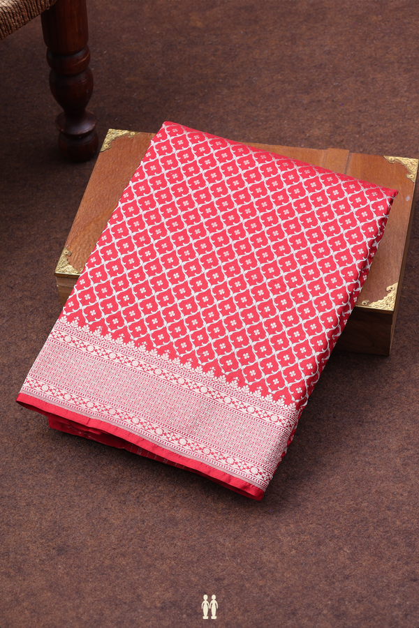 Banarasi Silk Saree In Scarlet Red With Ogee Design