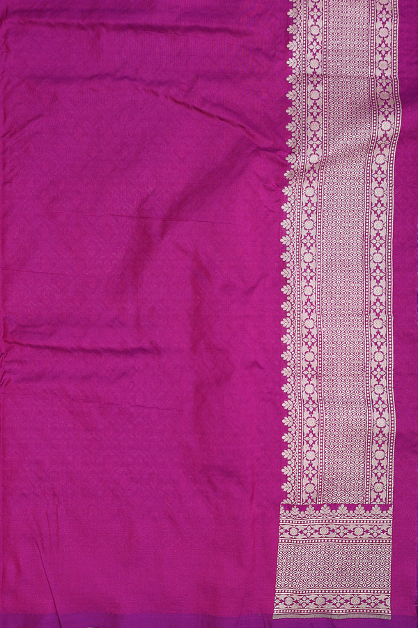 Banarasi Silk Saree In Purple With Ogee Design