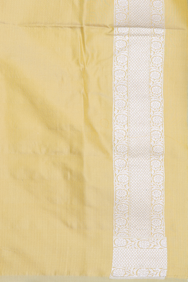 Banarasi Silk Saree In Yellow With Floral Design