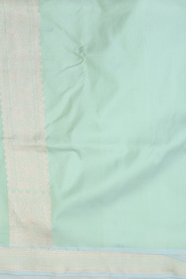 Banarasi Silk Saree In Green With Ogee Design
