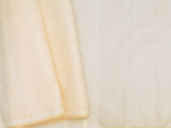 Jacquard Design Cream Kanchipuram Silk Blouse Material