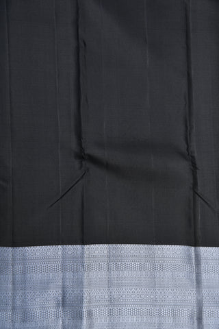 Thread Work Border Plain Black Kanchipuram Silk Saree