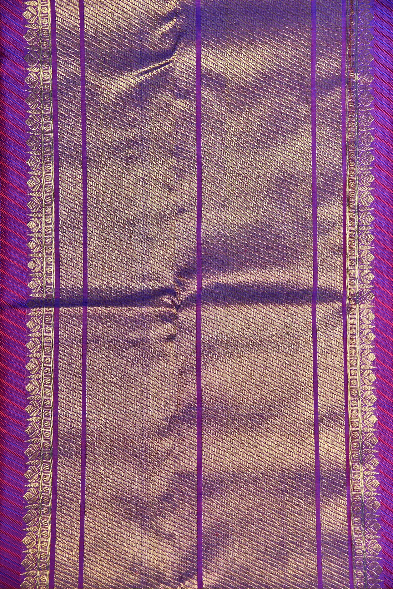 Brocade Zari Border With Thread Work Diagonal Lines Magenta Violet Kanchipuram Silk Saree
