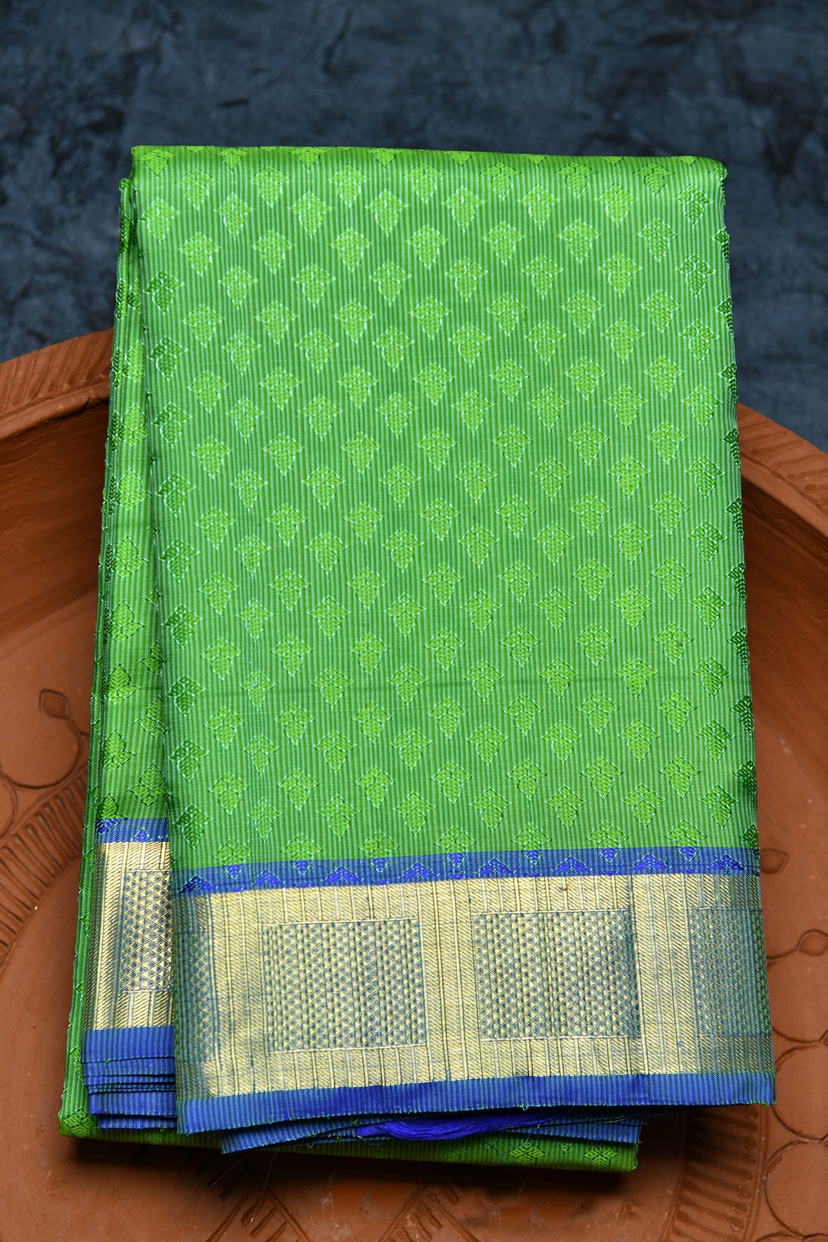 Jacquard Floral Design Parrot Green Kanchipuram Silk Saree